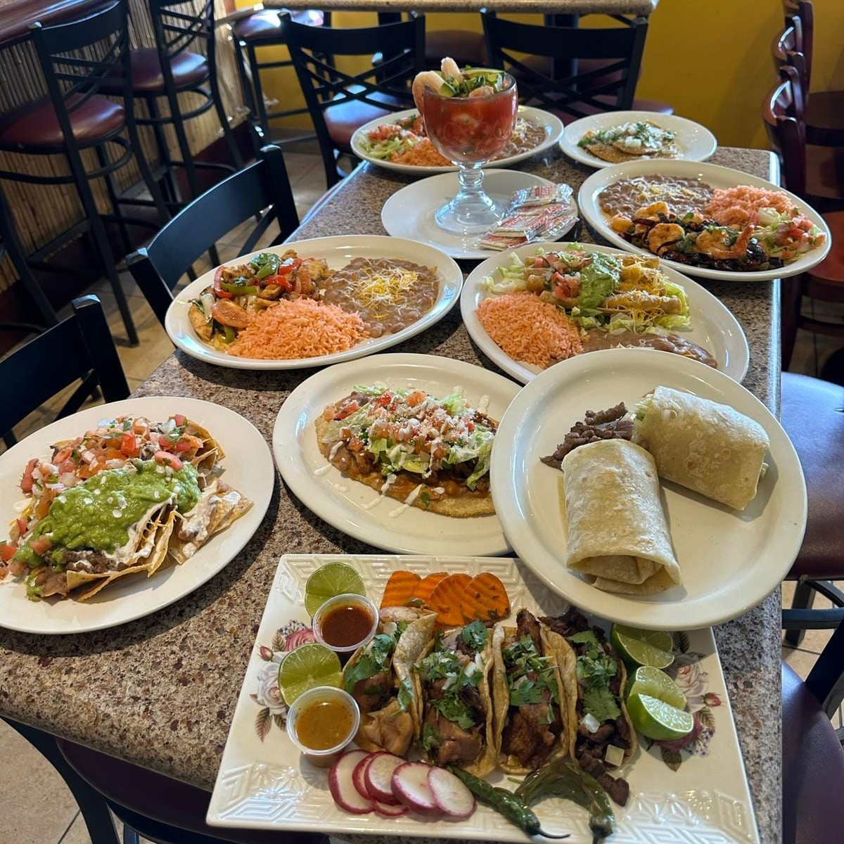 CHILE TACOS & BEER