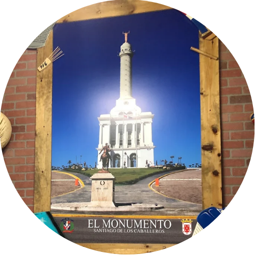 El Monumento logo