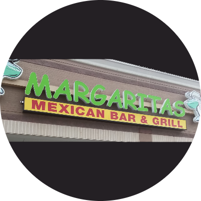 Las Margaritas M logo