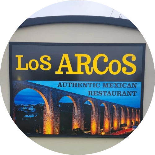 Los Arcos Illinois logo