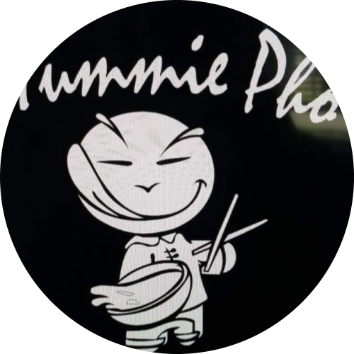 Yummie Pho logo